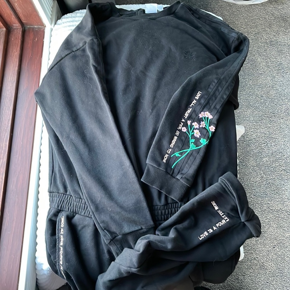 Adidas Embroidered Love All, Trust a Few…Jumpsuit Black XL.